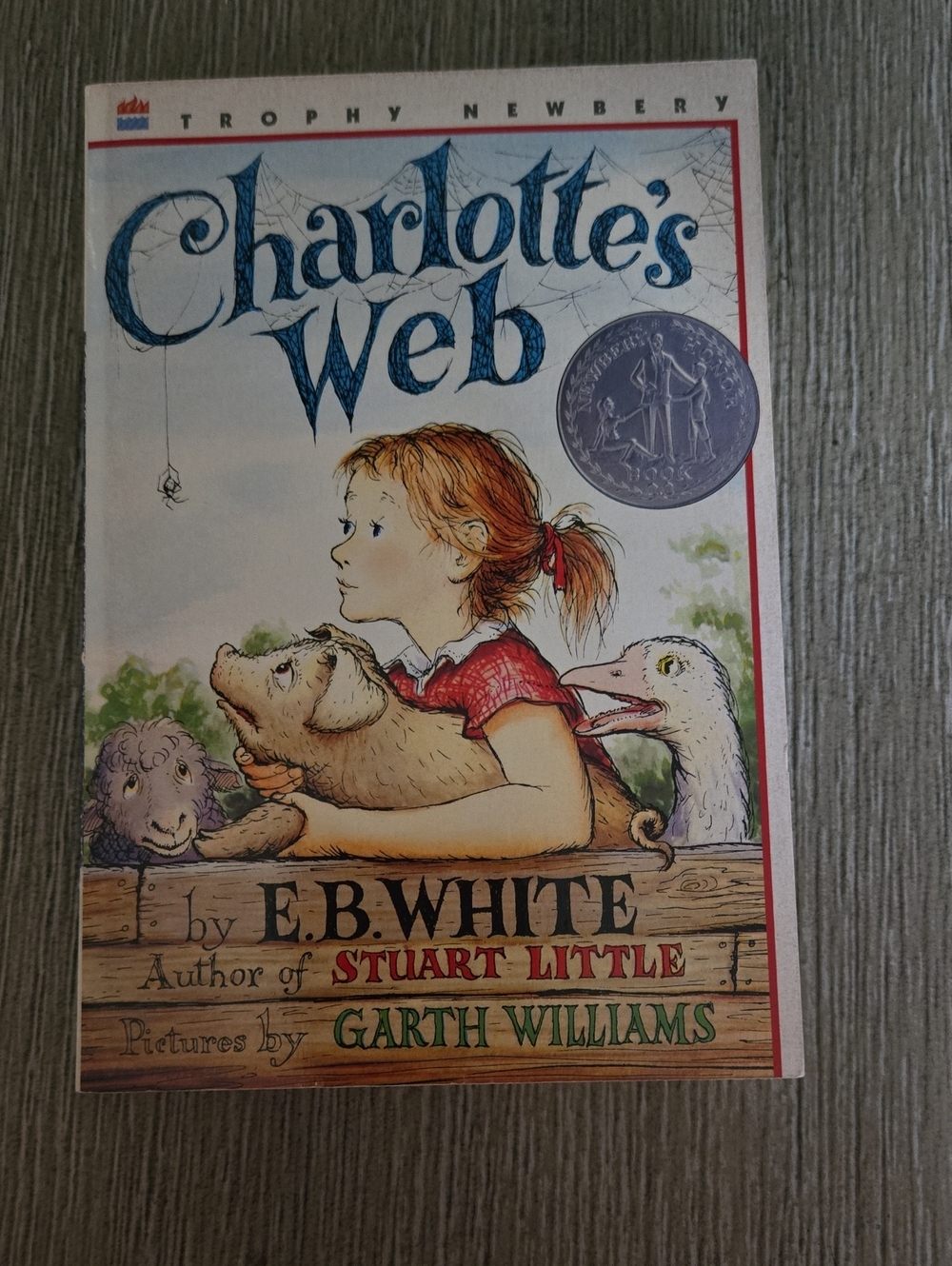Charlotte's Web by - Classic Children's Book - Red/White Cover